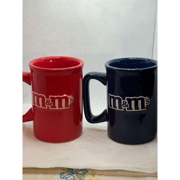 M&Ms Ceramic Coffee Mug Set Red & Blue Characters Licensed Collectibles 2011 Mad - Picture 4 of 6
